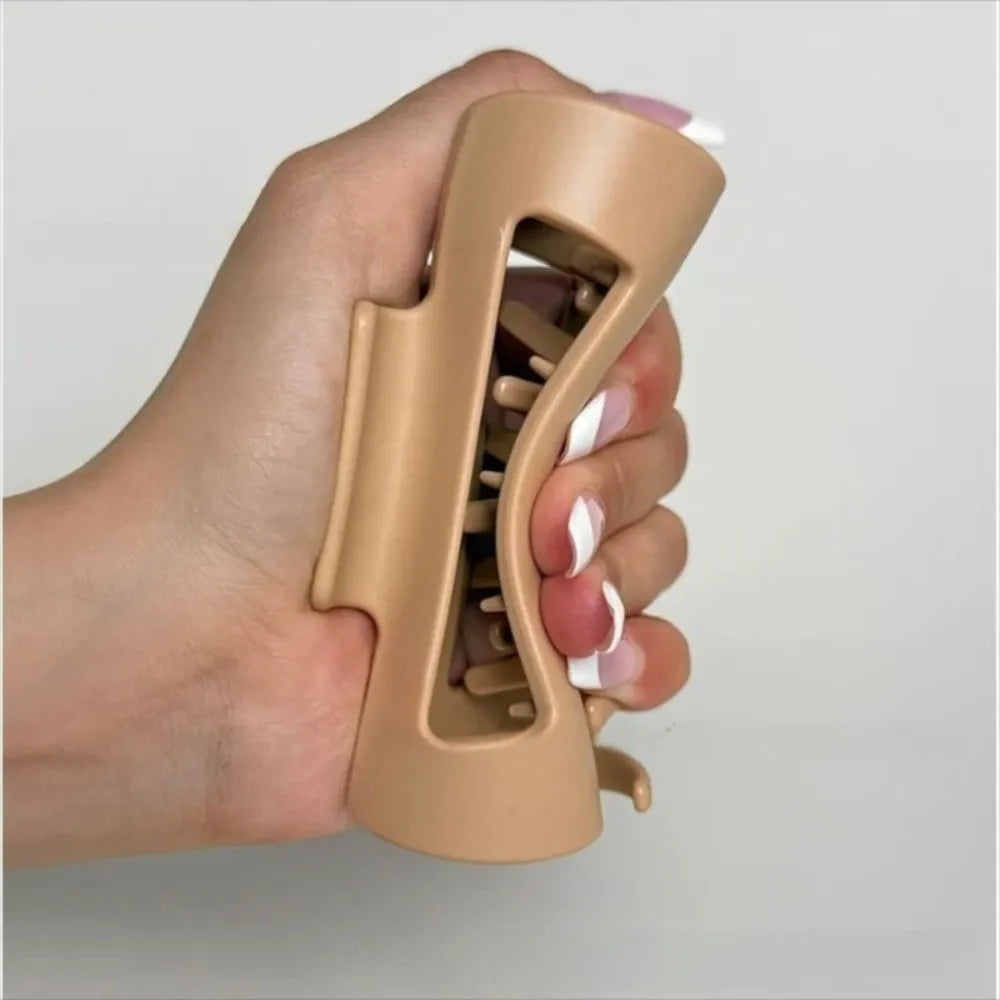 Chic and Flexible Claw Clip™